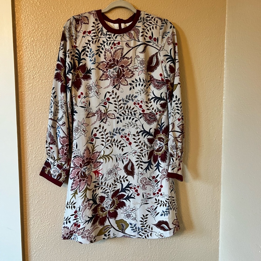 Chelsea28 Long Sleeved Floral Minidress